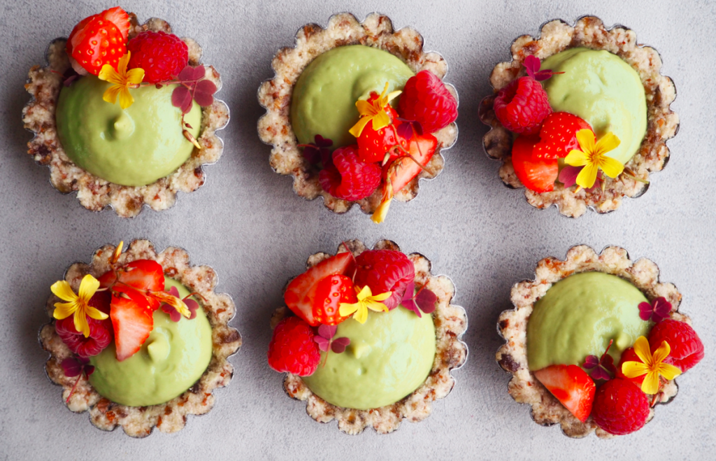 desserttærter med avokado og jordbær