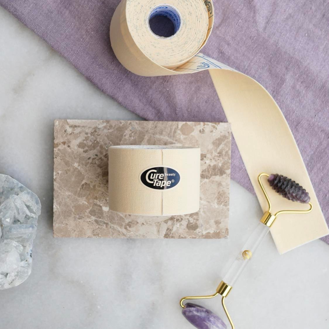 Sådan mindsker du bekymringsrynken med rynkeplaster