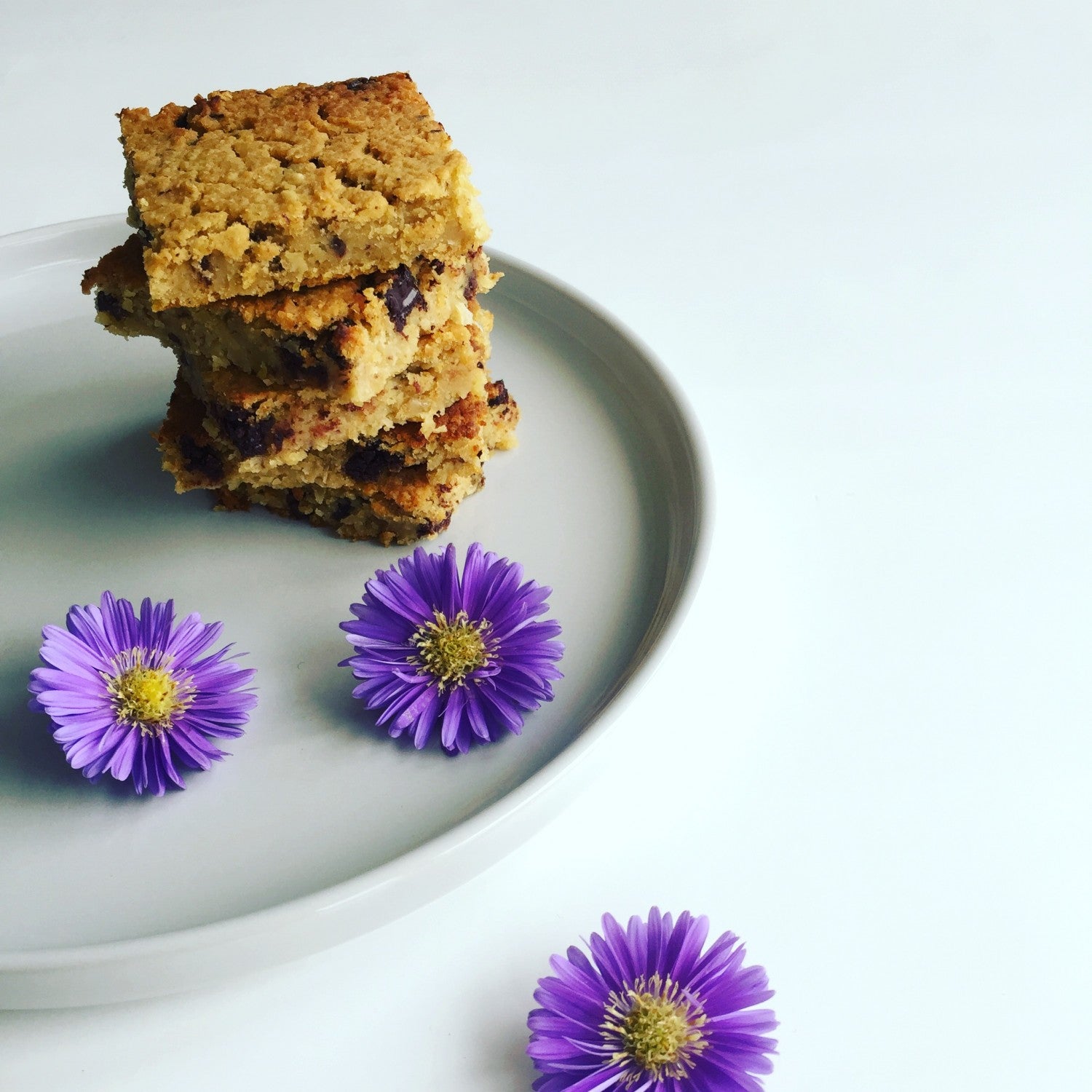 Hvid brownie uden gluten, mælk og sukker!