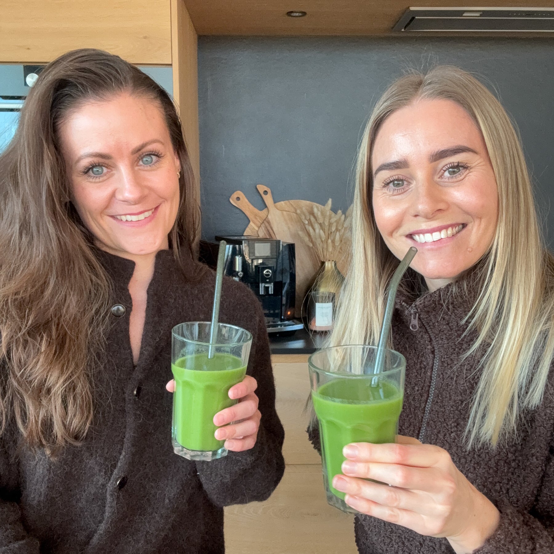 Tian og Camilla laver grønne smoothies