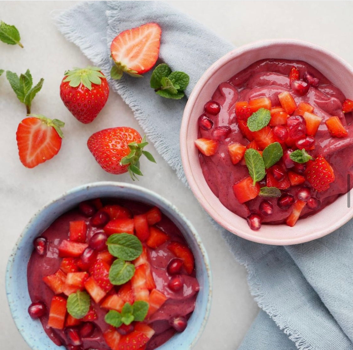 Smoothiebowl med vandmelon og jordbær
