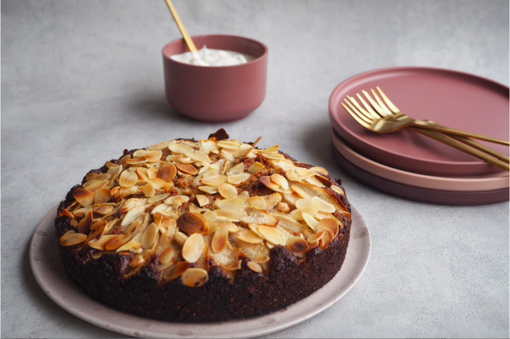 Pærekage med mandelflager