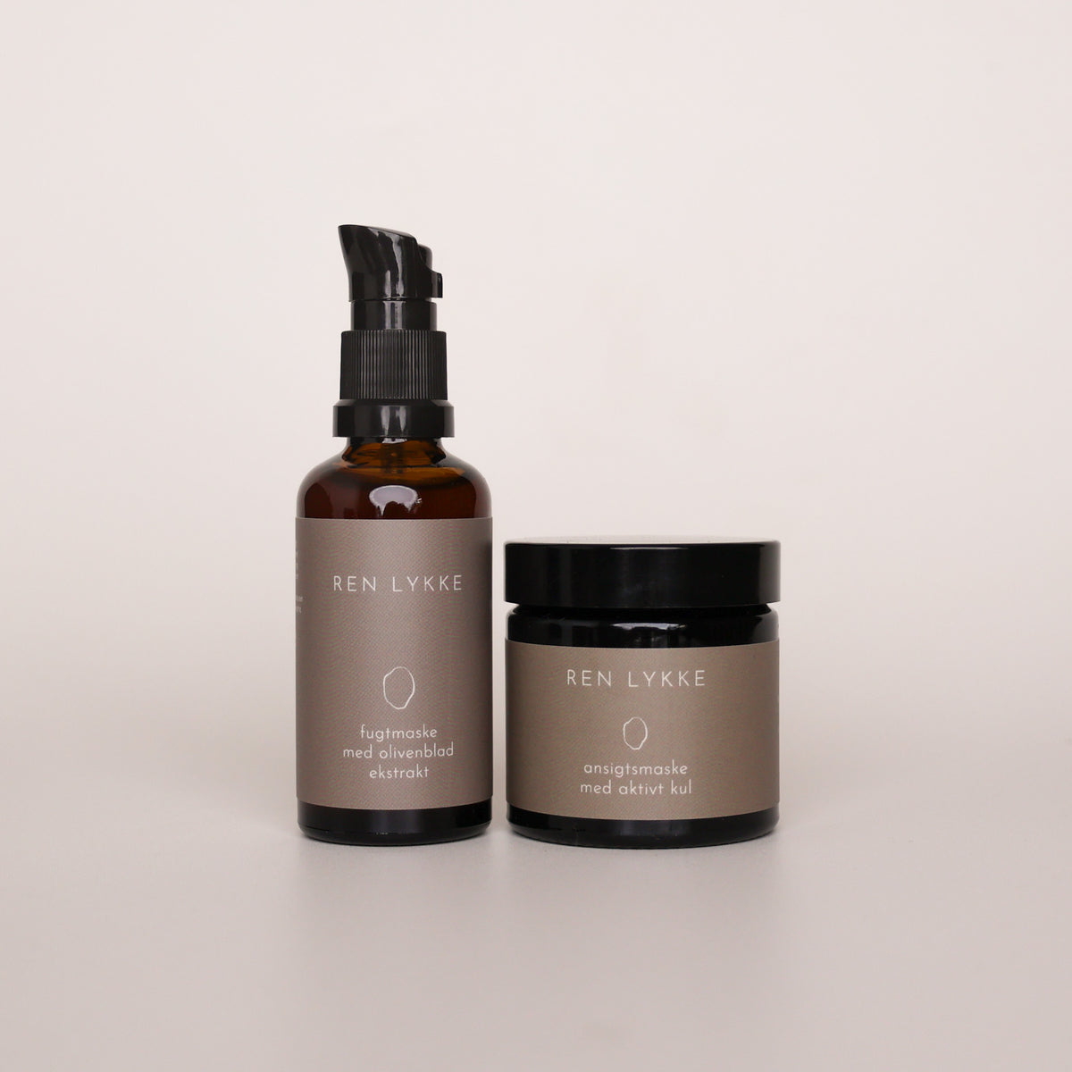 Pakke | Dybderensende og fugtgivende ansigtsmaske duo