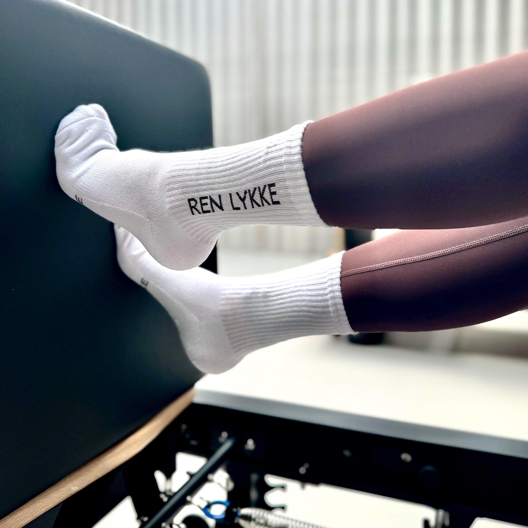 REN LYKKE reformer strømper