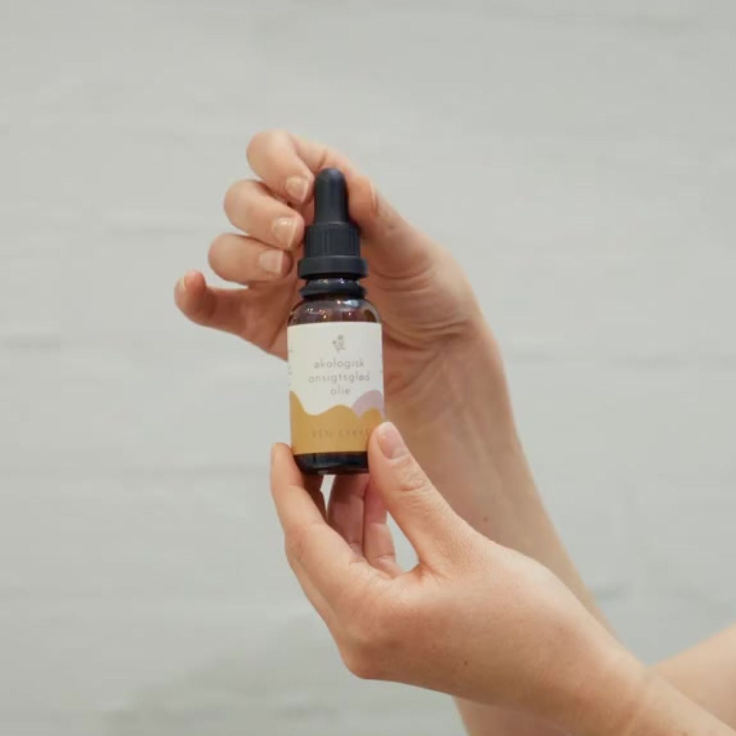 REN LYKKE ansigtsglød