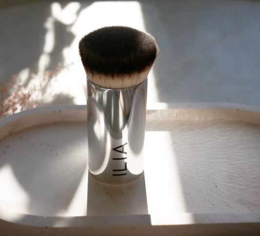 Ilia Perfecting Brush | Make Up Pensel Med Tætpakkede Børstehår